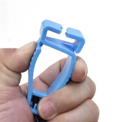 Wholesale Glove Clips Safety Holder Multifunctional Portable Reusable Plastic Glove Clip